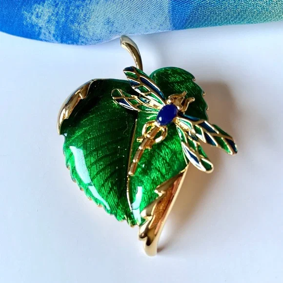2-in-1 Dragonfly leaf enamel brooch - Picture 8 of 8